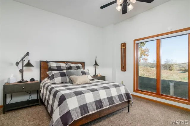 $899,900 | 5345 Old Litchfield Trail, Litchfield, IL 62056