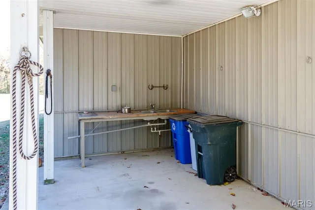 $899,900 | 5345 Old Litchfield Trail, Litchfield, IL 62056