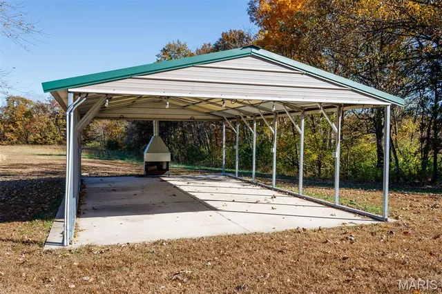 $899,900 | 5345 Old Litchfield Trail, Litchfield, IL 62056