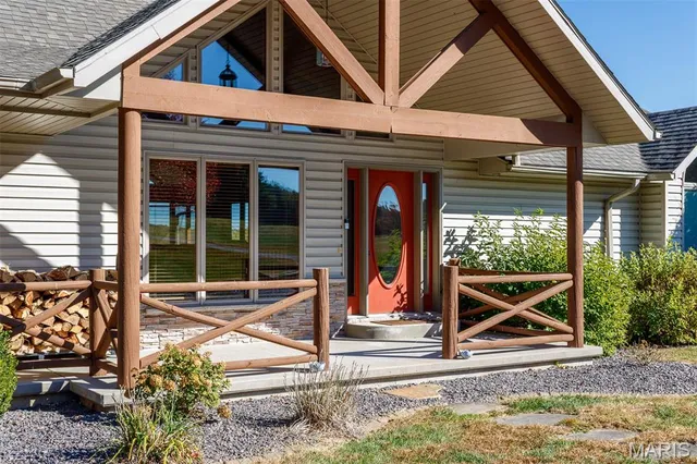 $899,900 | 5345 Old Litchfield Trail, Litchfield, IL 62056