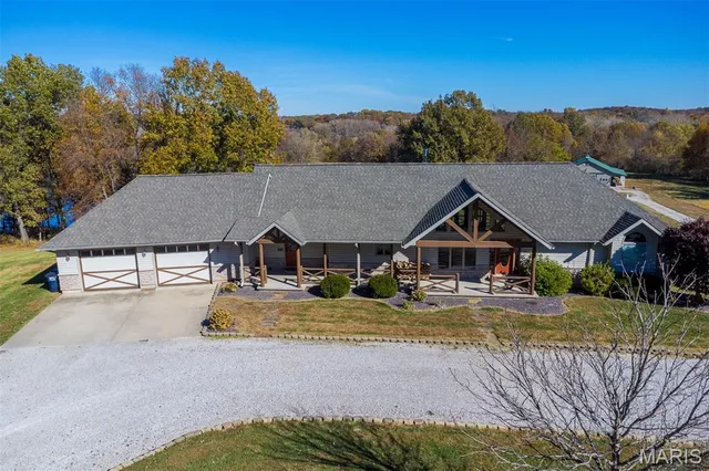 $899,900 | 5345 Old Litchfield Trail, Litchfield, IL 62056