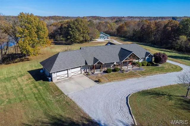 $899,900 | 5345 Old Litchfield Trail, Litchfield, IL 62056
