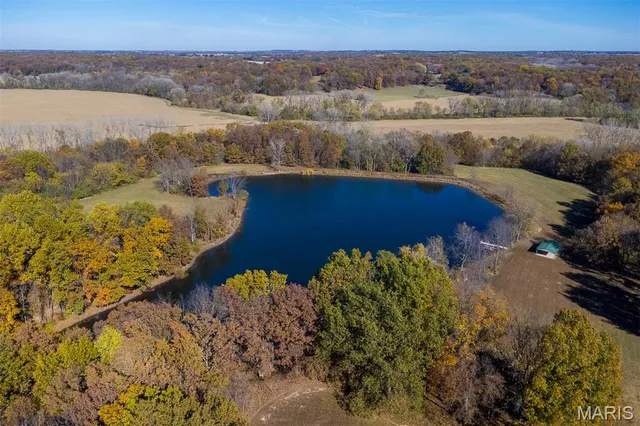 $899,900 | 5345 Old Litchfield Trail, Litchfield, IL 62056