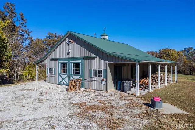 $899,900 | 5345 Old Litchfield Trail, Litchfield, IL 62056