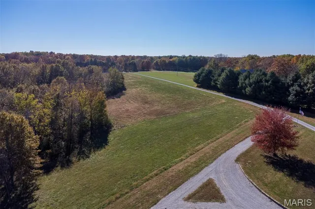 $899,900 | 5345 Old Litchfield Trail, Litchfield, IL 62056