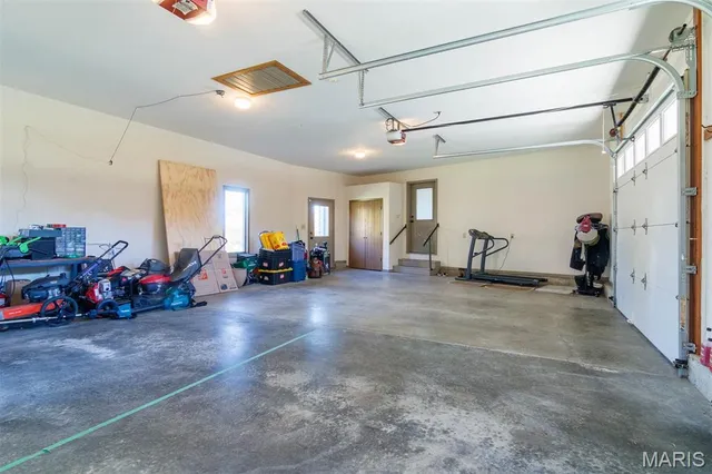 $899,900 | 5345 Old Litchfield Trail, Litchfield, IL 62056