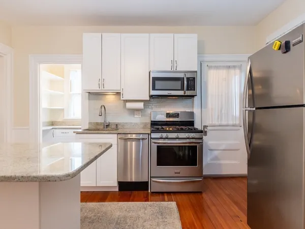 $3,200 | 40 Marshall Street, Unit 1, Watertown, MA 02472