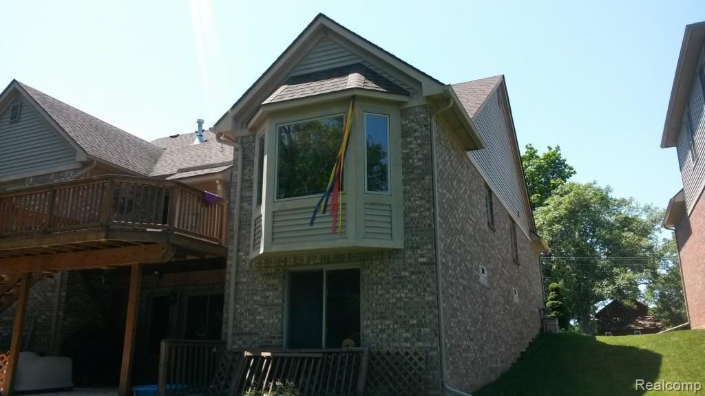 21154 Gill Road Farmington Hills, MI 48335 - Photo 5 of 37