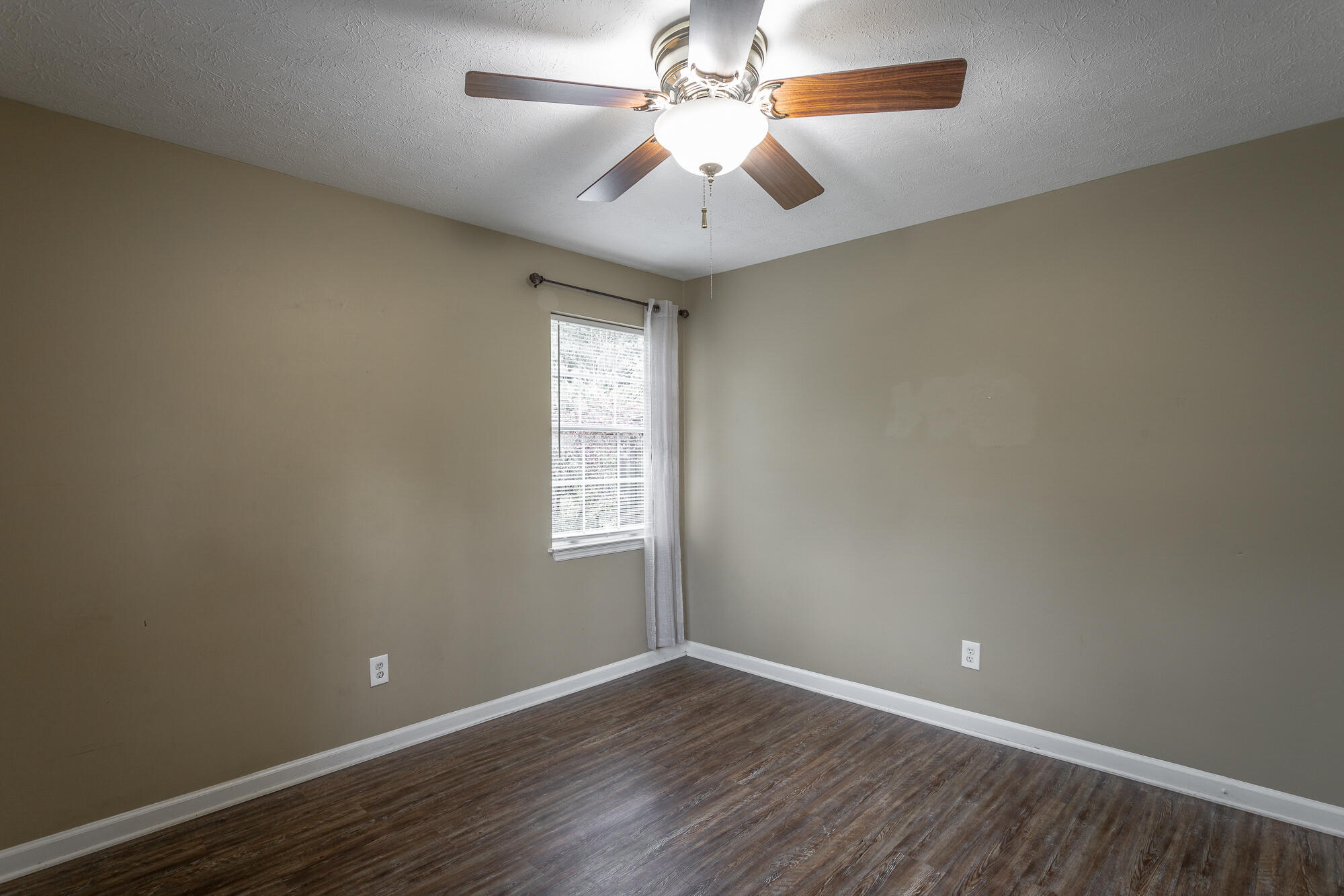 157 Bell Road Chickamauga, GA 30707 - Photo 16 of 31 Primary Bedroom