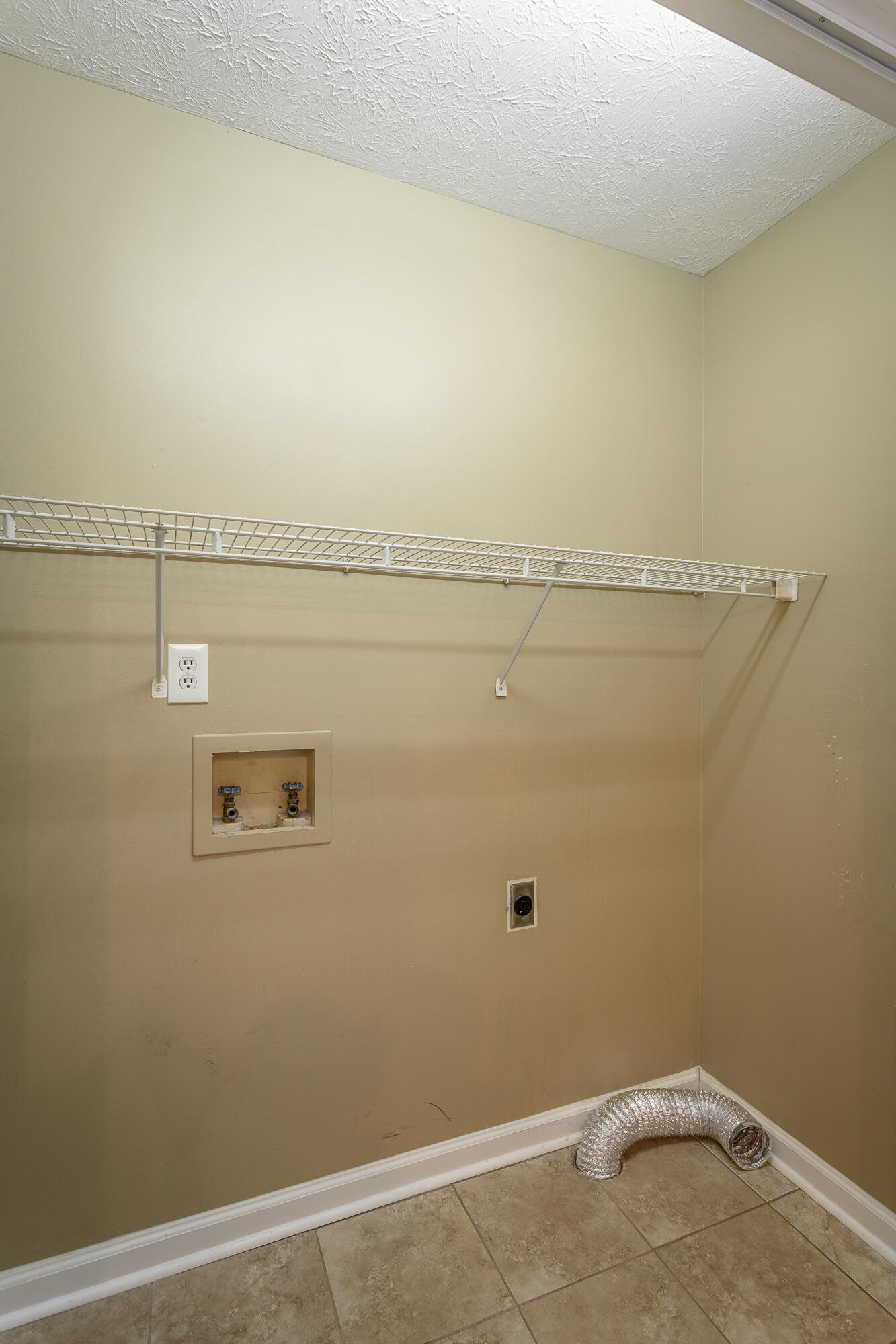 157 Bell Road Chickamauga, GA 30707 - Photo 22 of 31 Laundry