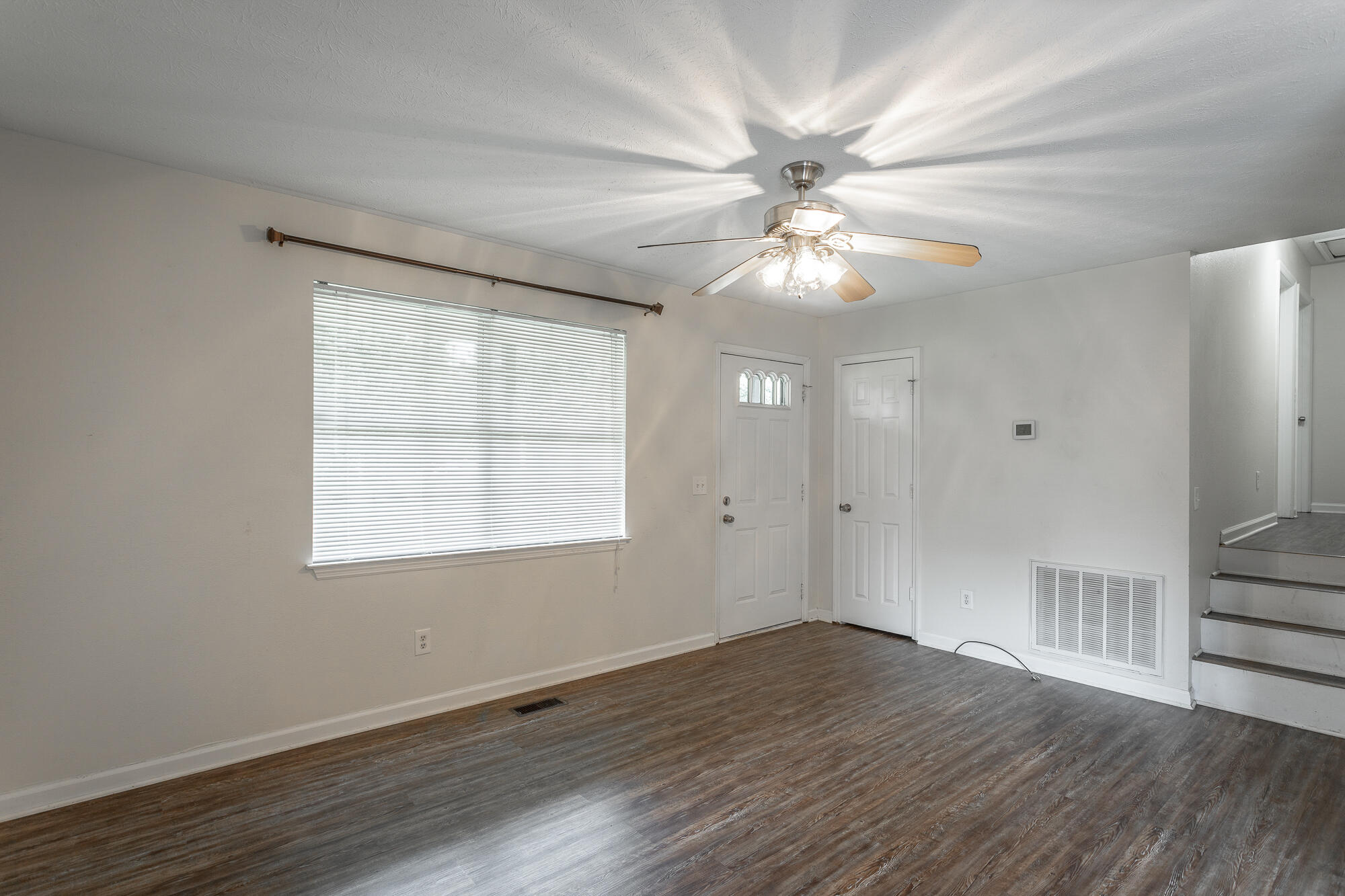 157 Bell Road Chickamauga, GA 30707 - Photo 6 of 31 Living Room/Front Door