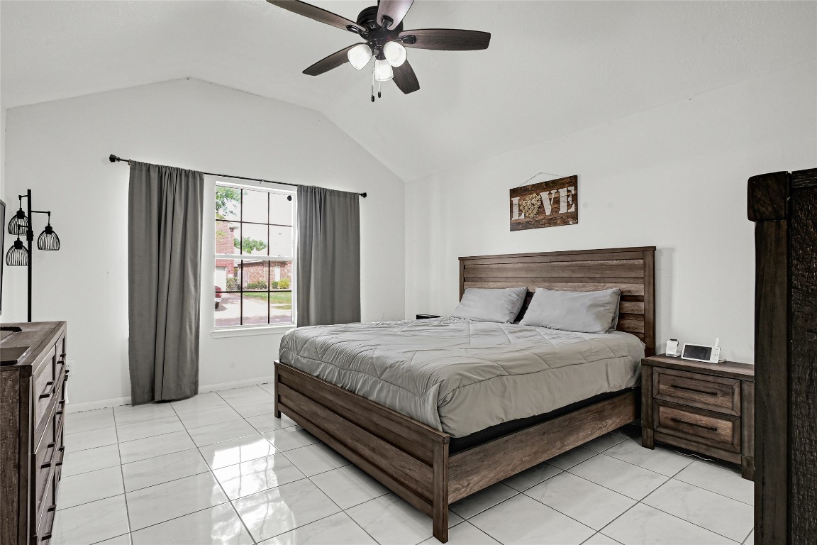 5007 Ridgeway Drive Pasadena, TX 77504 - Photo 6 of 24 Primary Suite