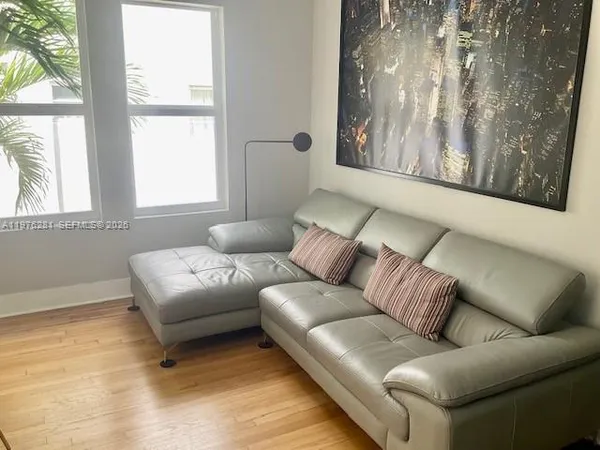 $1,995 | 126 Mendoza Avenue, Unit 11, Coral Gables, FL 33134