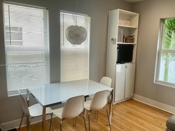 $1,995 | 126 Mendoza Avenue, Unit 11, Coral Gables, FL 33134