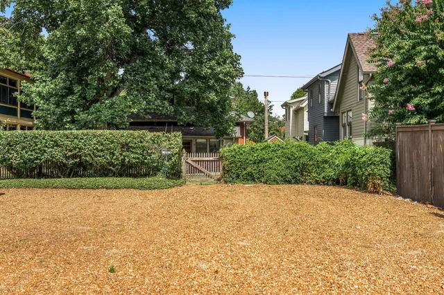 $3,750 | 1213 5th Avenue North, Nashville, TN 37208