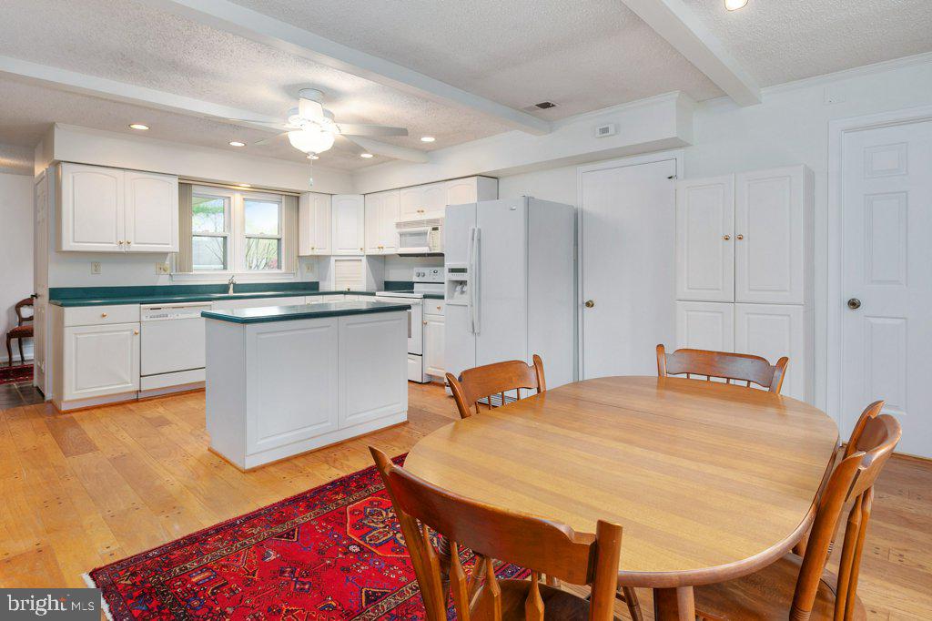 846 Woodmont Road Annapolis, MD 21401 - Photo 13 of 34 Eat-In Kitchen