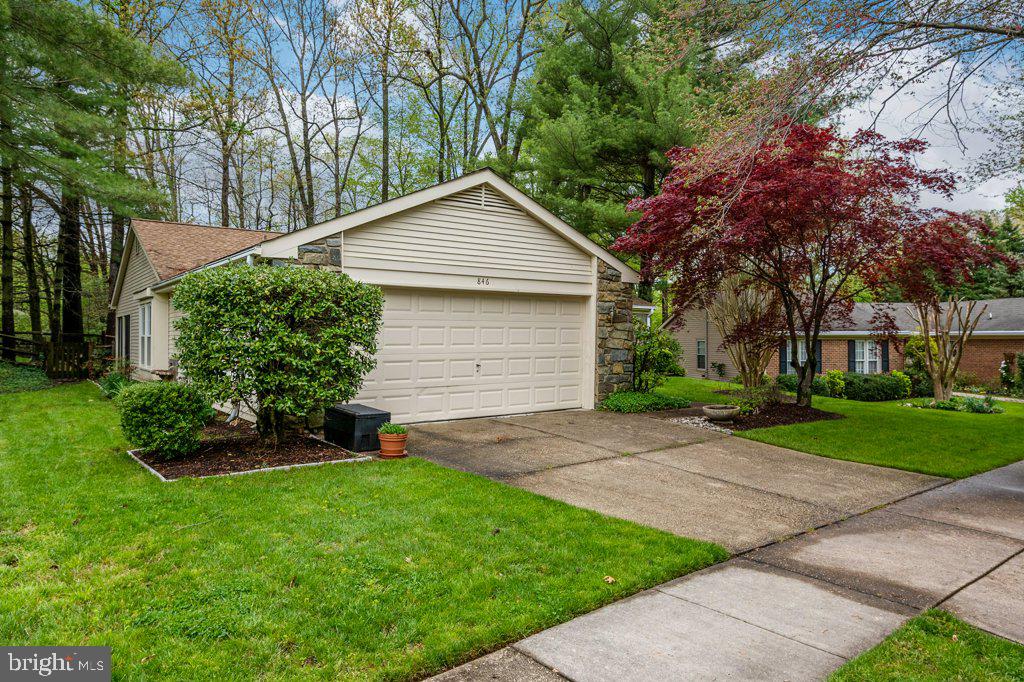 846 Woodmont Road Annapolis, MD 21401 - Photo 3 of 34 Oversized Two-Car Garage