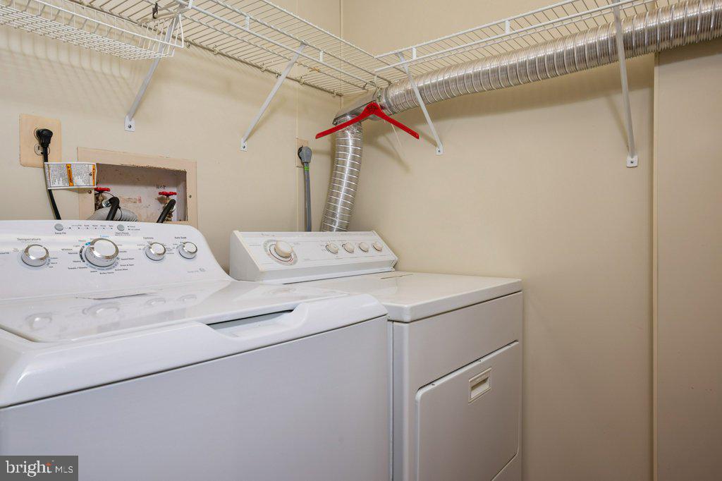 846 Woodmont Road Annapolis, MD 21401 - Photo 27 of 34 Laundry - Off Kitchen (Wide Plank Laminate- 2018)