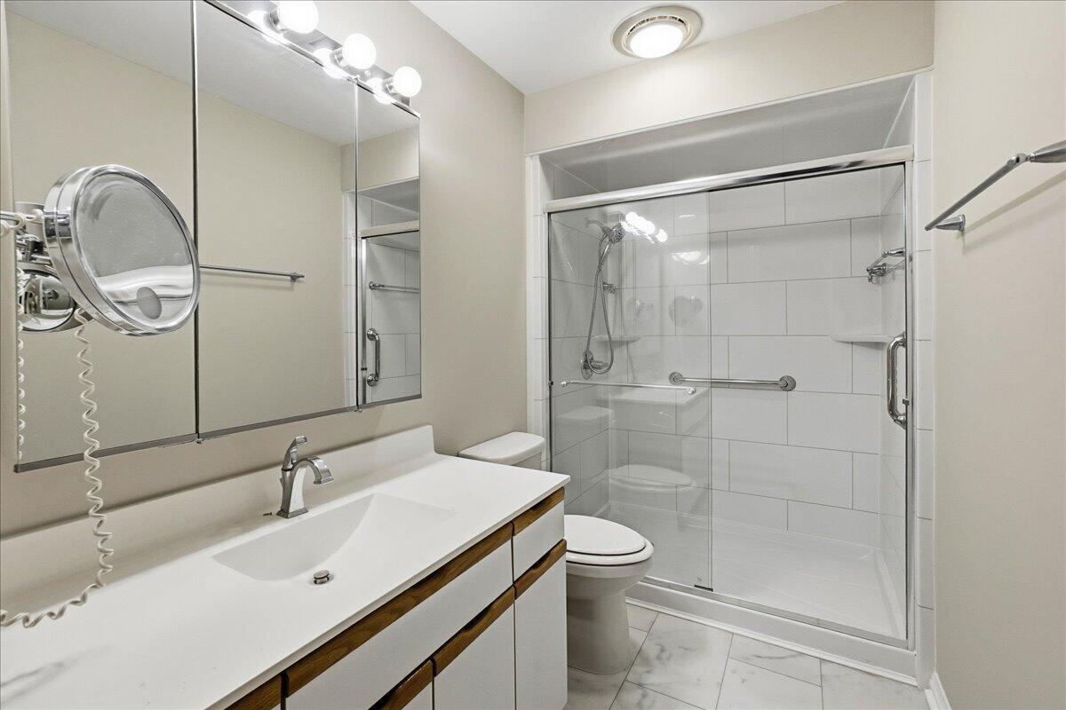 405 Old Stone Road, Unit E4 Munster, IN 46321 - Photo 12 of 25 1200x800