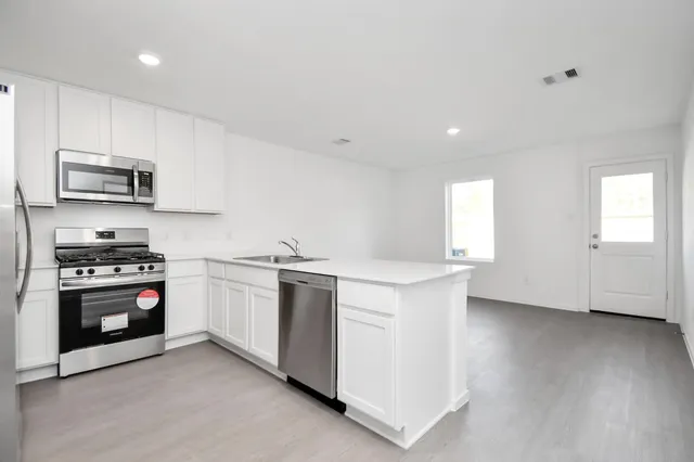 $1,650 | 21269 Carosella Drive, New Caney, TX 77357