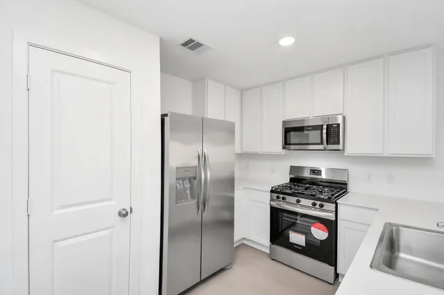 $1,650 | 21269 Carosella Drive, New Caney, TX 77357