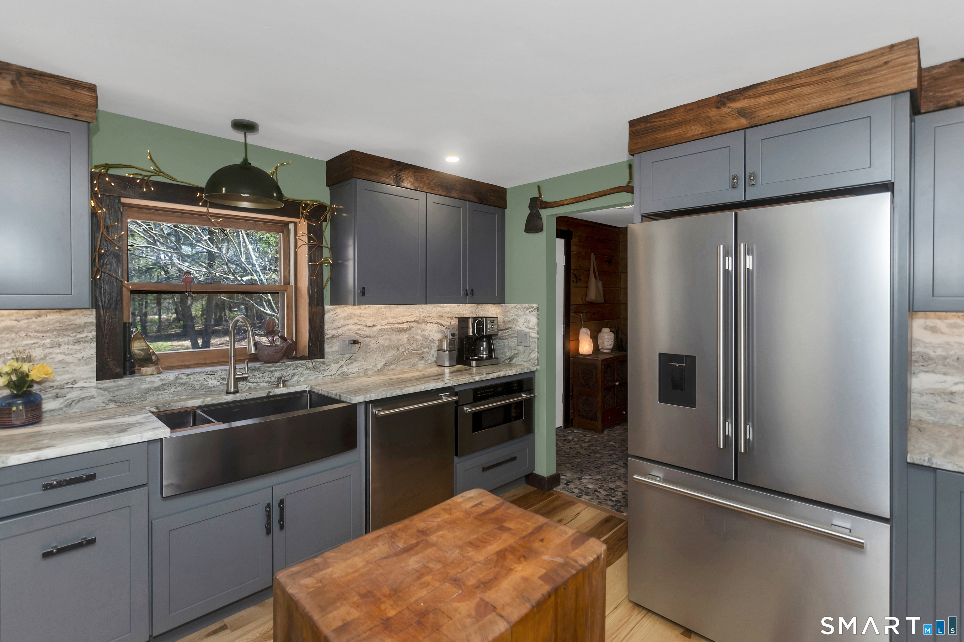 174 South Grand Street Suffield, CT 06093 - Photo 10 of 40