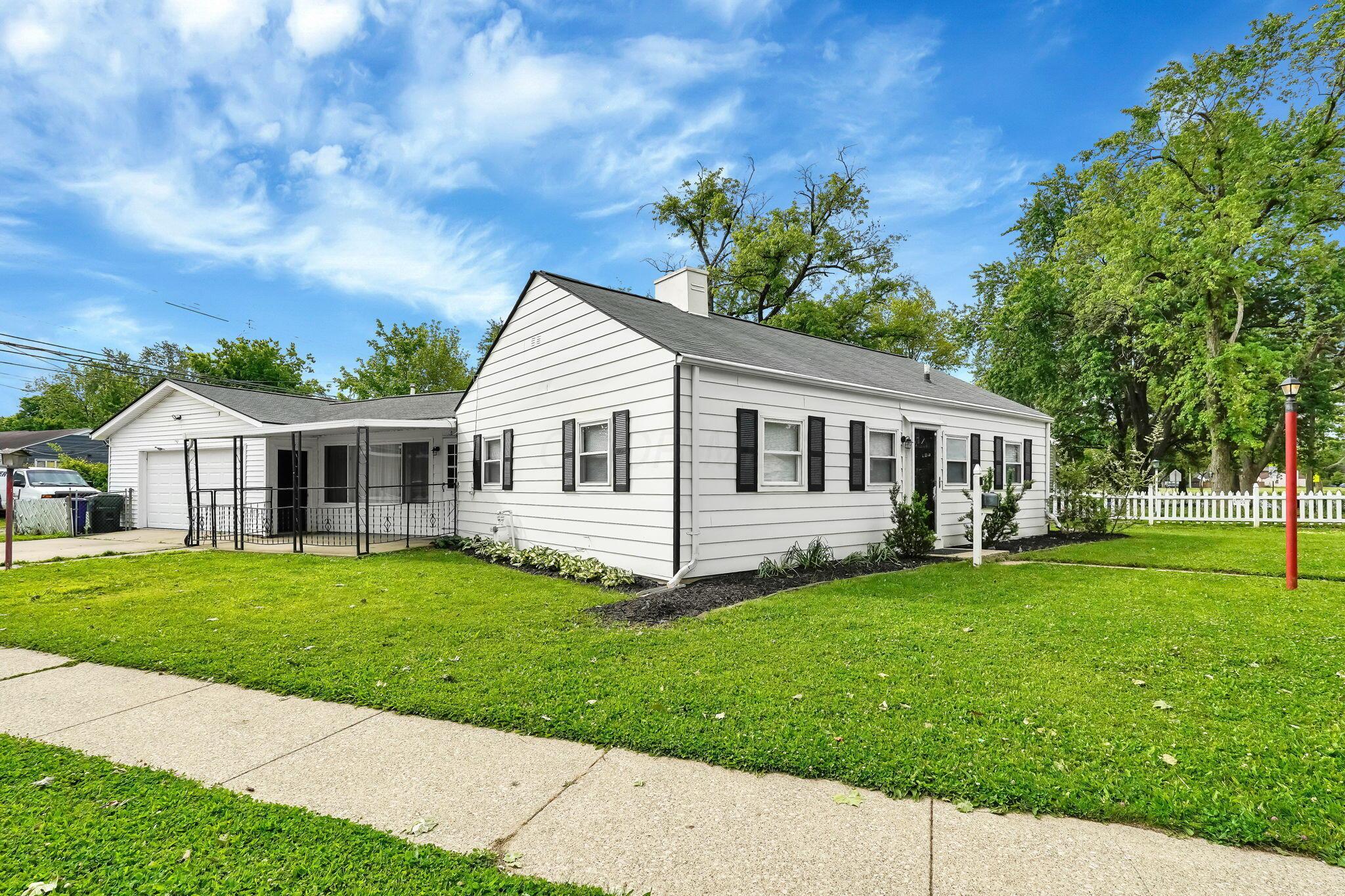 442 South Hampton Road Columbus, OH 43213 - Photo 3 of 29