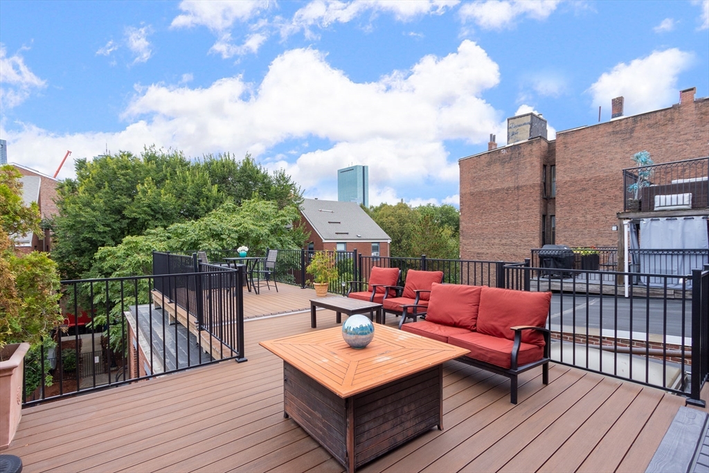 431 Shawmut Avenue, Unit PH Boston, MA 02118 - Photo 16 of 27 a outdoor view with a sitting space