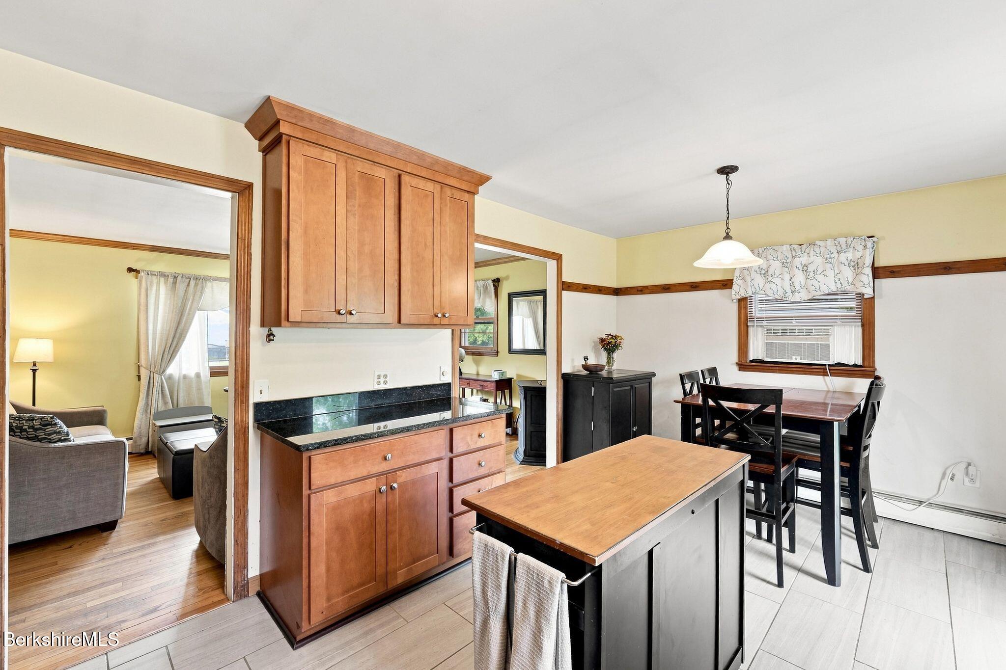 136 Cadwell Road Pittsfield, MA 01201 - Photo 15 of 49 136_Cadwell_Rd_044