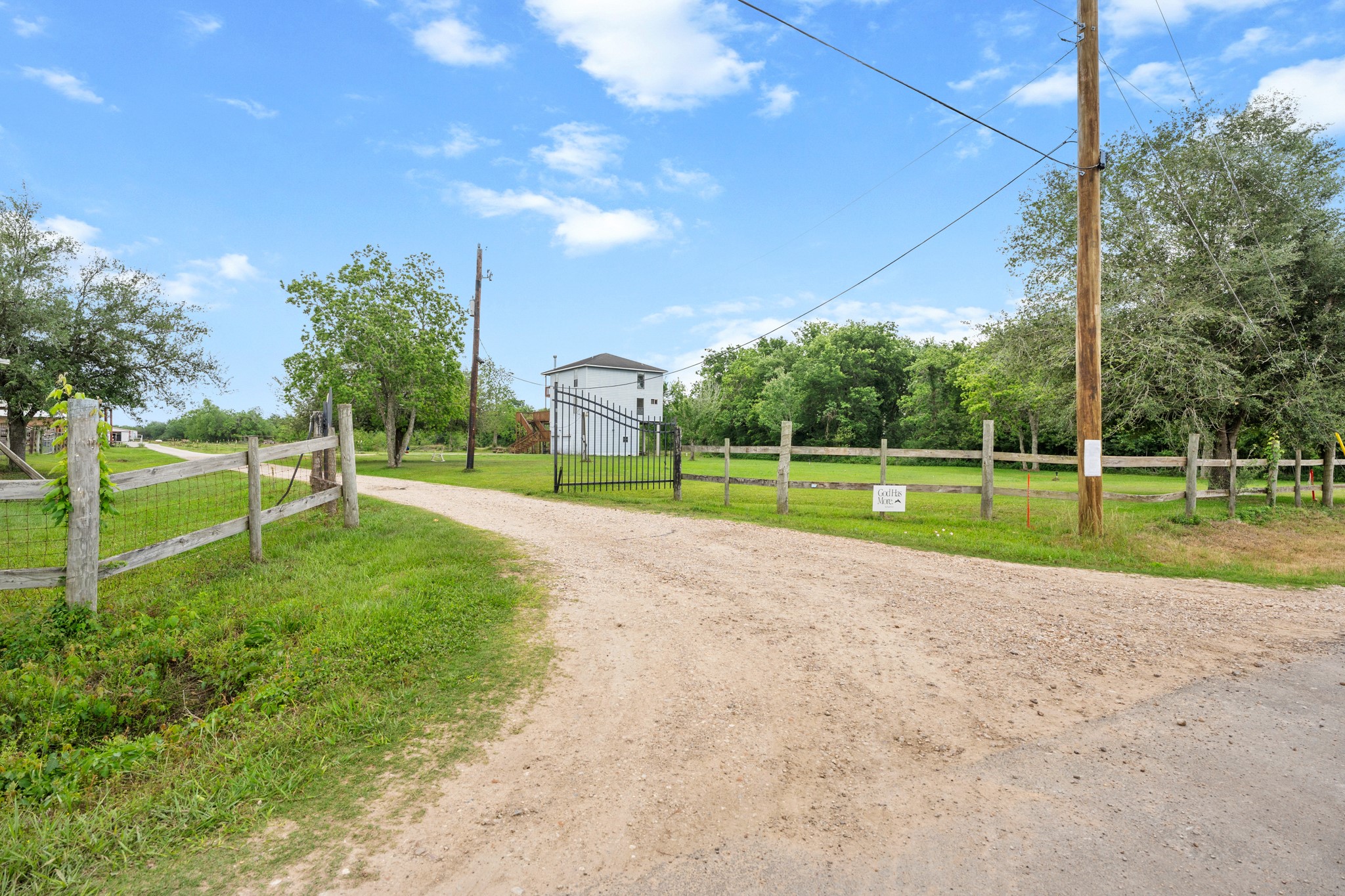 13803 Norris Road Rosharon, TX 77583 - Photo 18 of 20 a view of a park