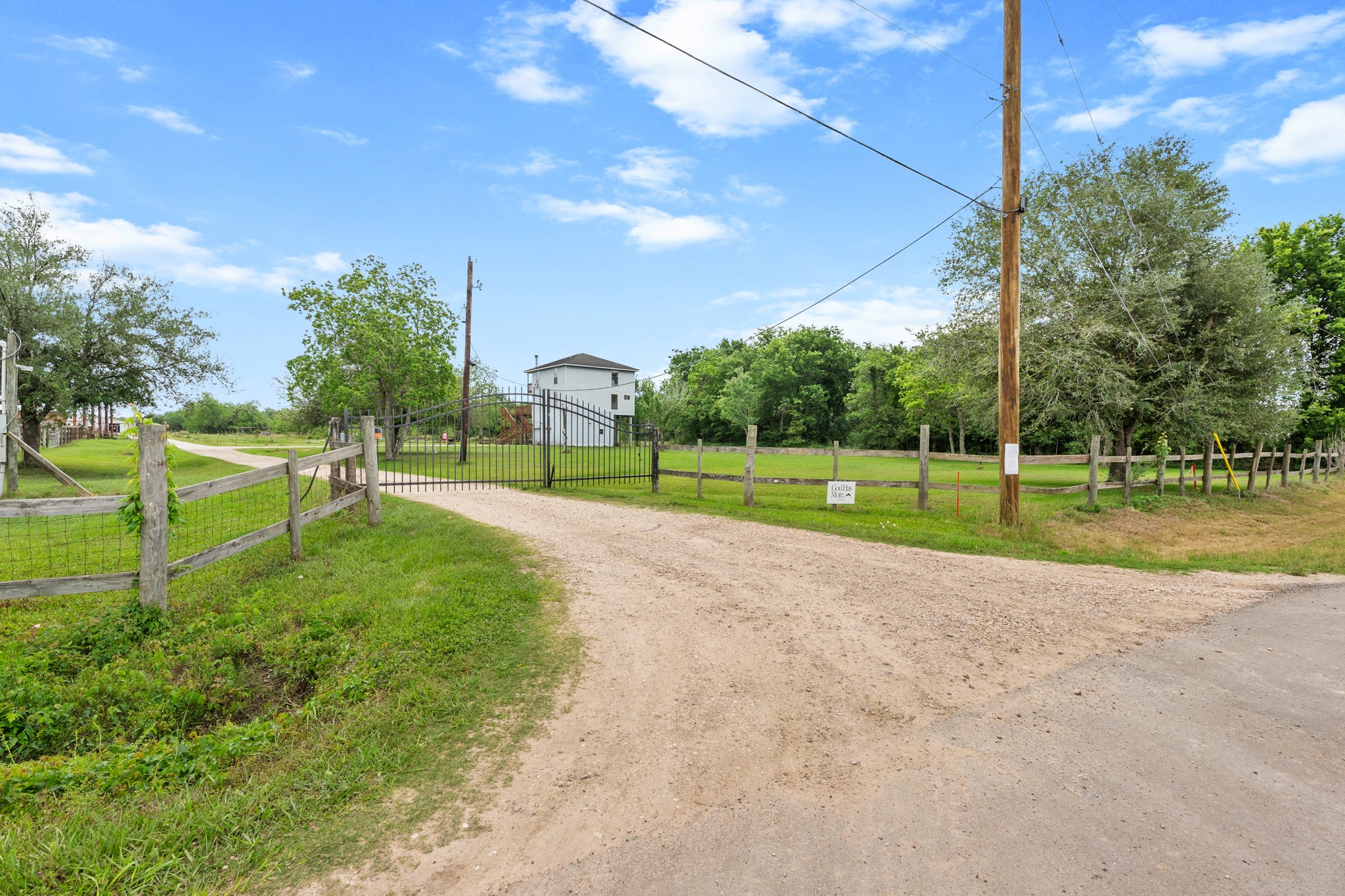 13803 Norris Road Rosharon, TX 77583 - Photo 4 of 20 a view of a park
