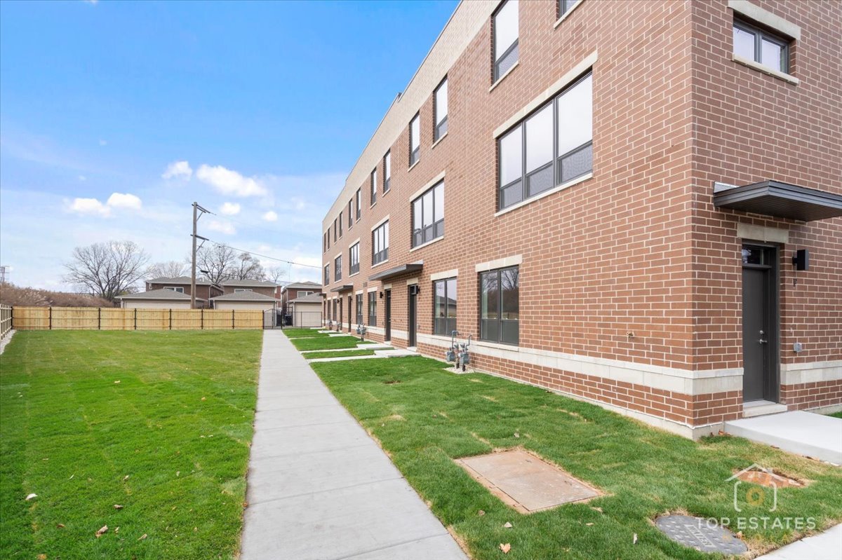3638 South Western Avenue, Unit F Chicago, IL 60632 - Photo 3 of 36