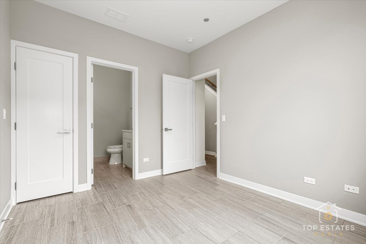 3638 South Western Avenue, Unit F Chicago, IL 60632 - Photo 8 of 36