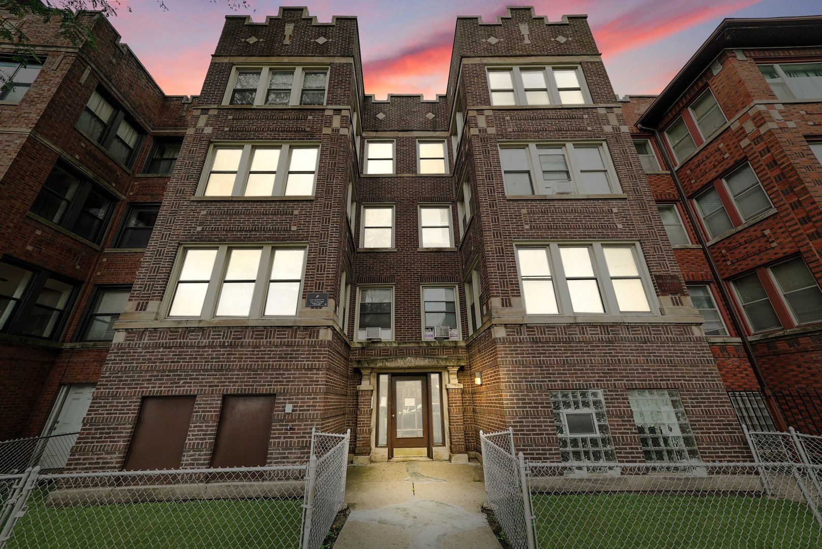 7220 South Yates Boulevard Chicago, IL 60649 - Photo 1 of 14