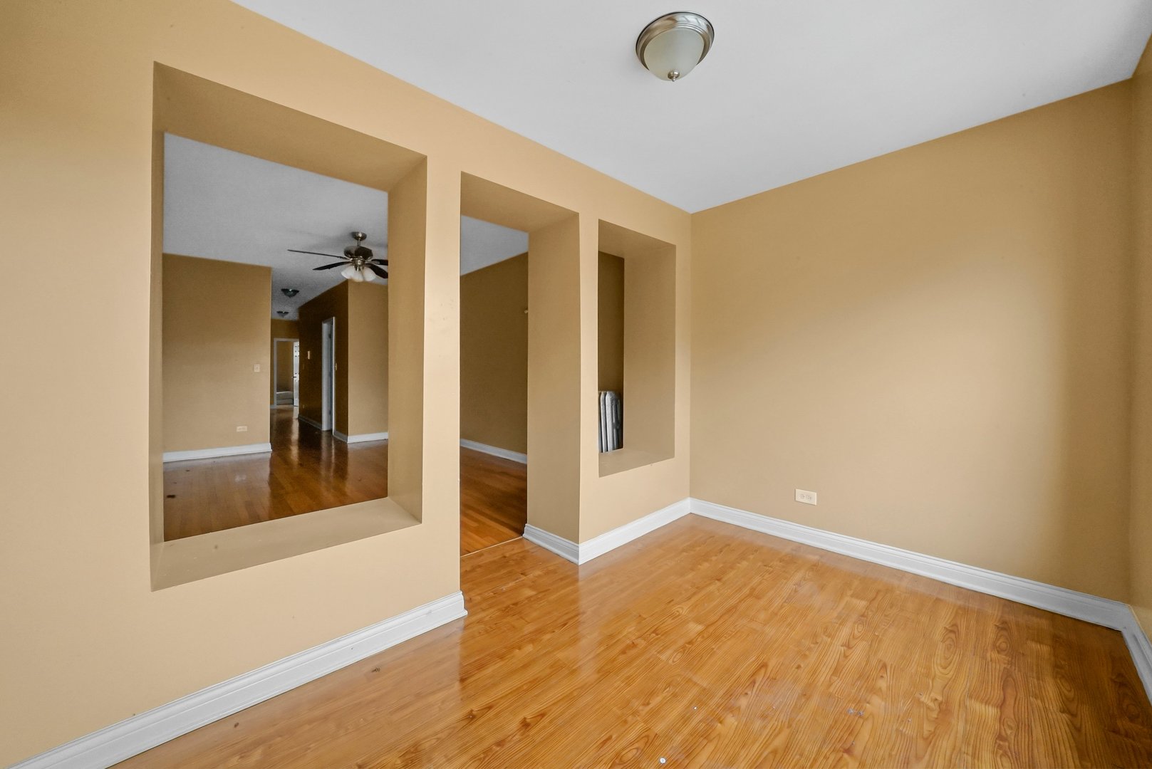 7220 South Yates Boulevard Chicago, IL 60649 - Photo 6 of 14