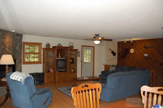 934 Goose Hollow Road Newland, NC 28657 - Photo 5 of 12 Gallery Image 5