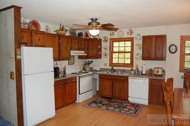 934 Goose Hollow Road Newland, NC 28657 - Photo 8 of 12 Gallery Image 8