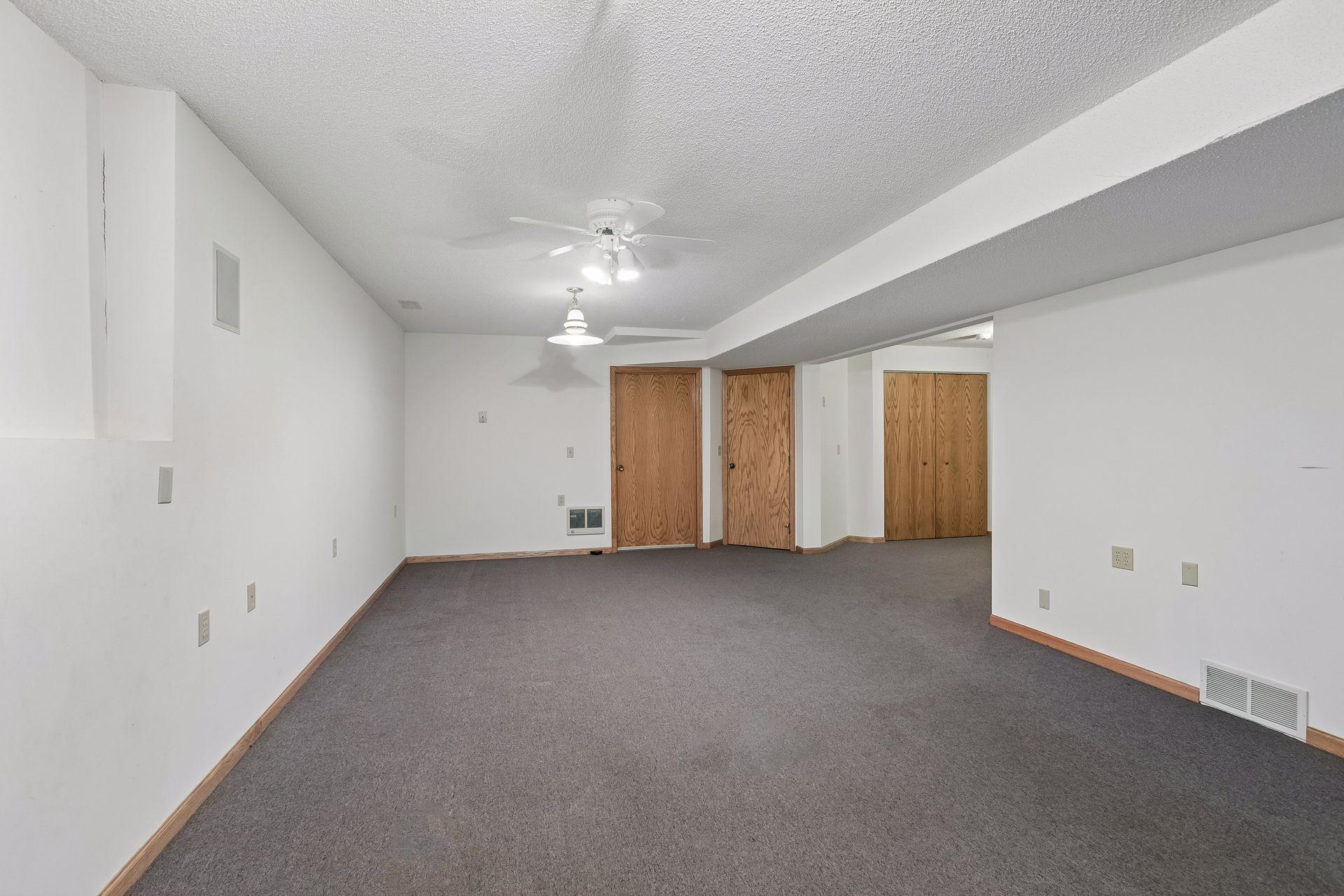 695 Emerald Ridge Roseville, MN 55113 - Photo 27 of 44 Gallery Image 27