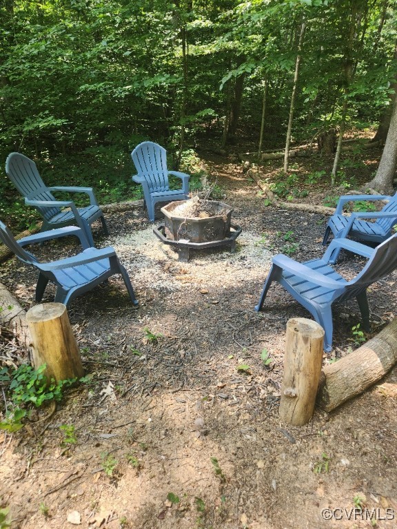7000 Deer Run Lane Midlothian, VA 23112 - Photo 27 of 27 a table and chairs in the outdoor space