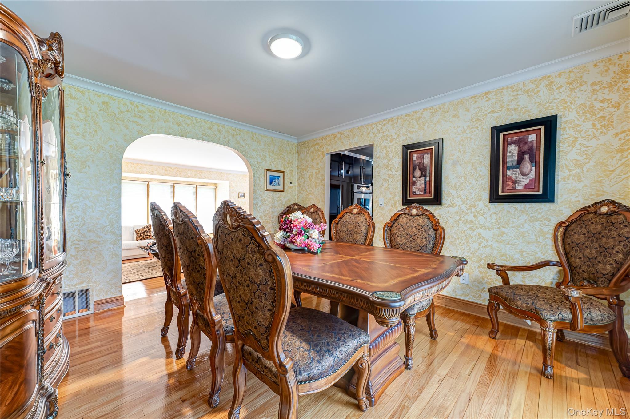 164 West Islip Road West Islip, NY 11795 - Photo 9 of 32