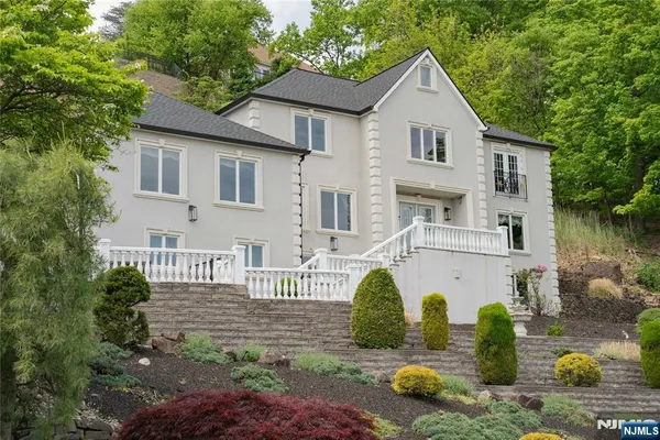 $1,450,000 | 207 Eileen Drive, Cedar Grove, NJ 07009