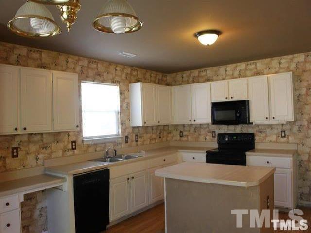 3936 Tyler Bluff Lane Raleigh, NC 27616 - Photo 4 of 9