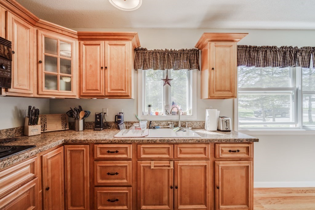 525 Morgan Road West Springfield, MA 01089 - Photo 6 of 45 Gallery Image 6