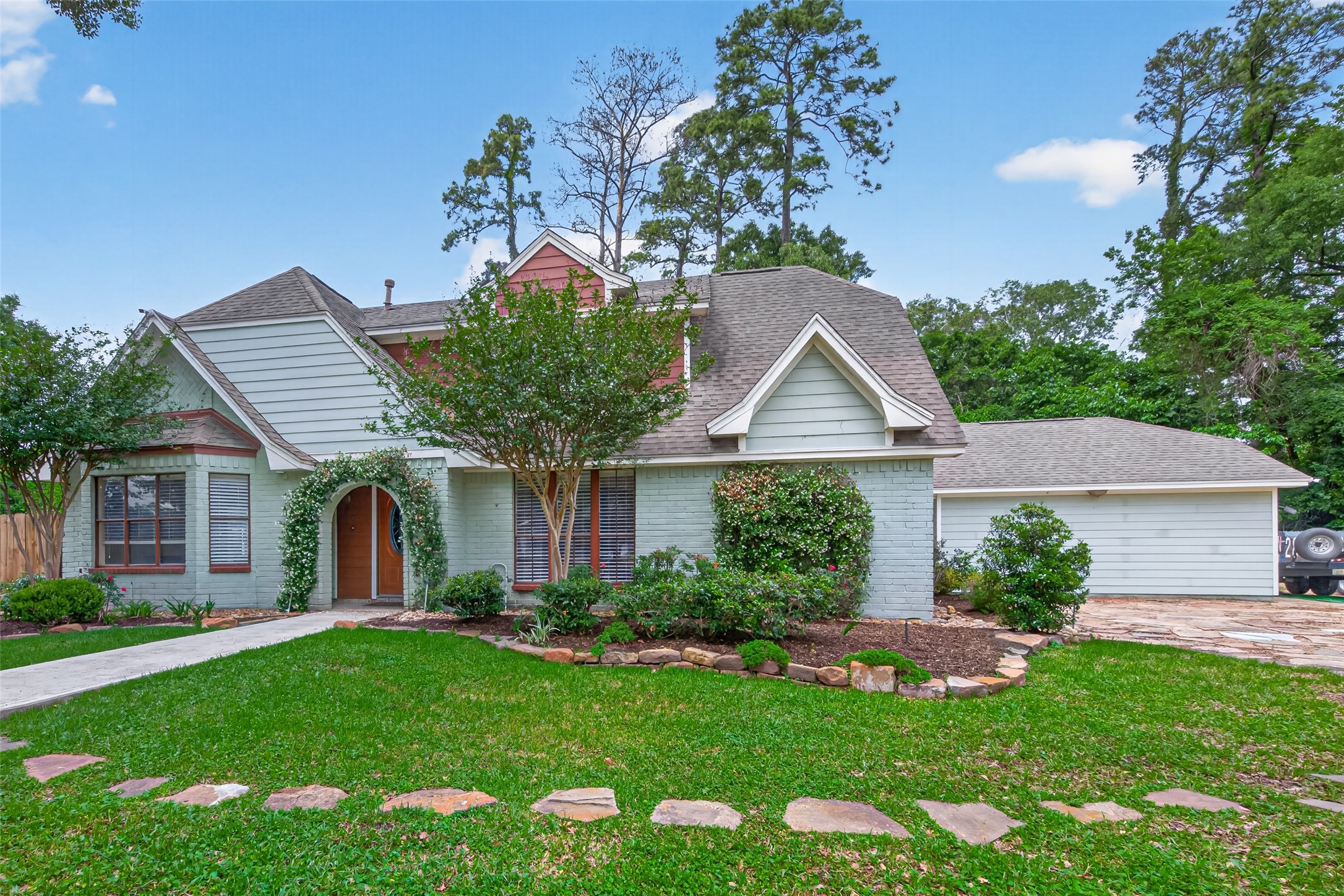 30207 East Geneva Drive Spring, TX 77386 - Photo 2 of 40 Previously a State-farm office