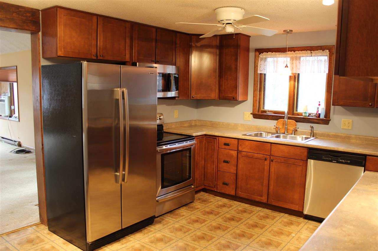 19 Ashbrook Road Exeter, NH 03833 - Photo 2 of 20