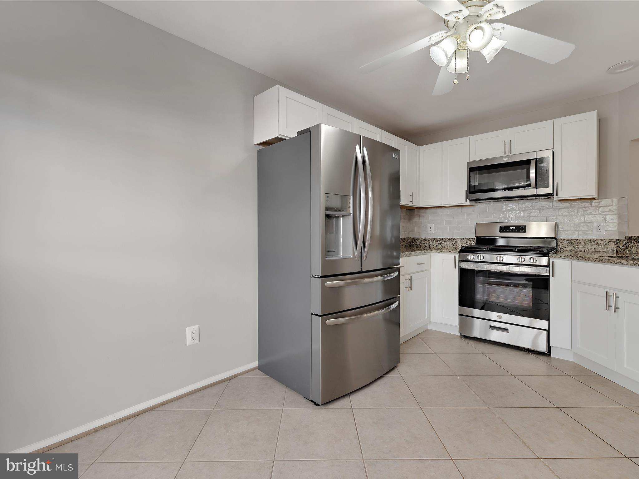 646 Howards Loop Annapolis, MD 21401 - Photo 12 of 32 Kitchen