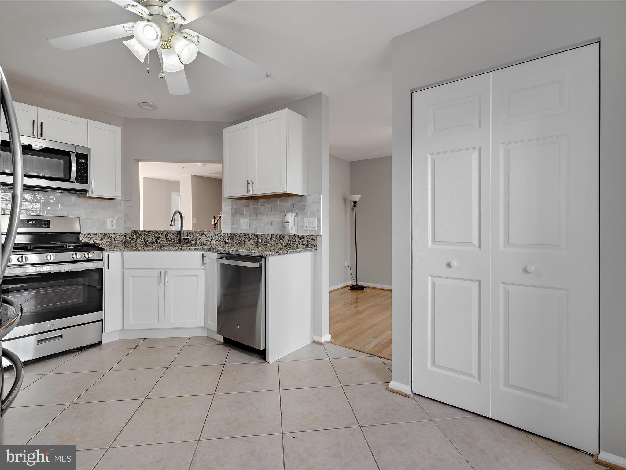 646 Howards Loop Annapolis, MD 21401 - Photo 13 of 32 Kitchen
