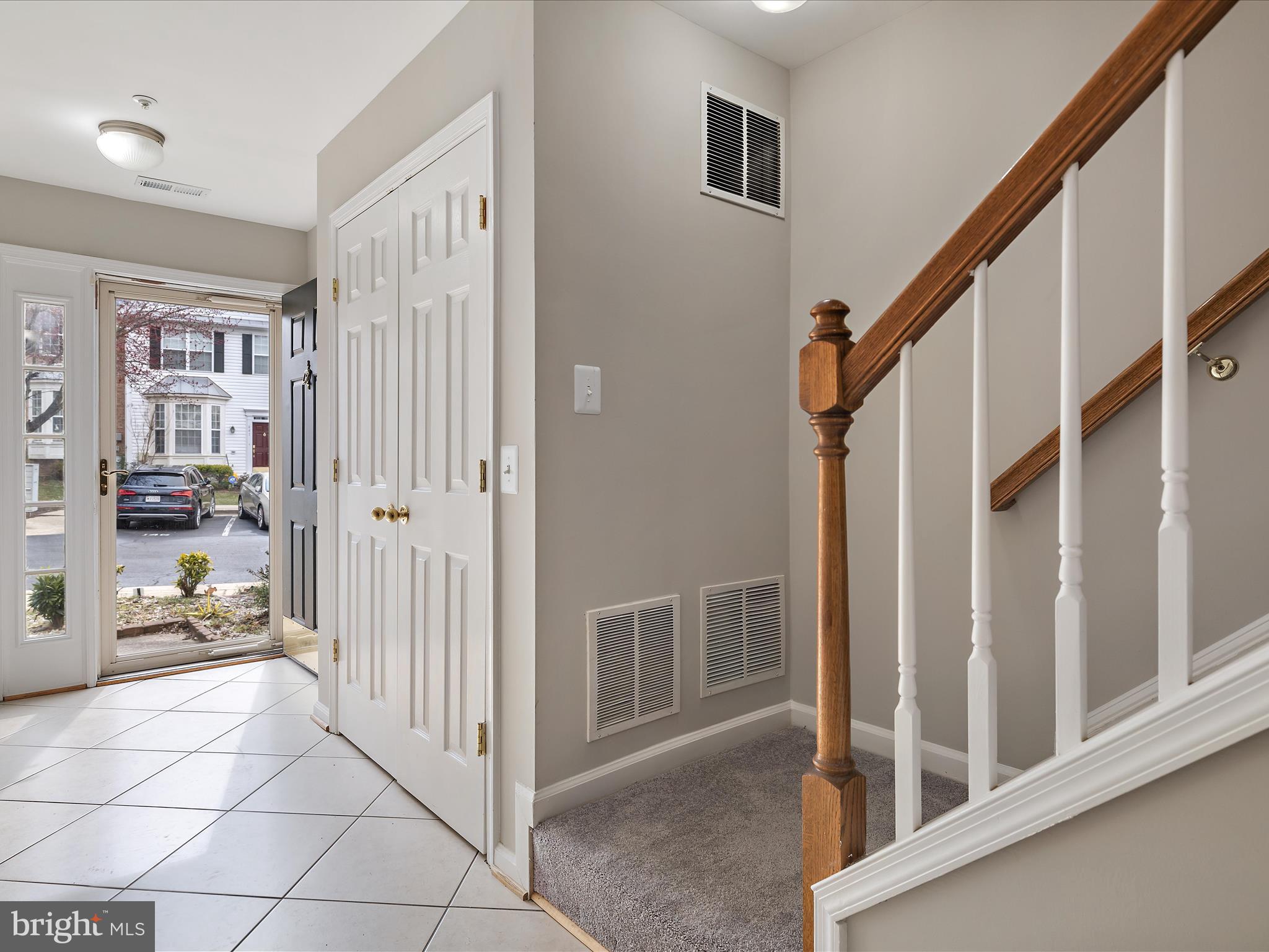 646 Howards Loop Annapolis, MD 21401 - Photo 2 of 32 Front Entrance