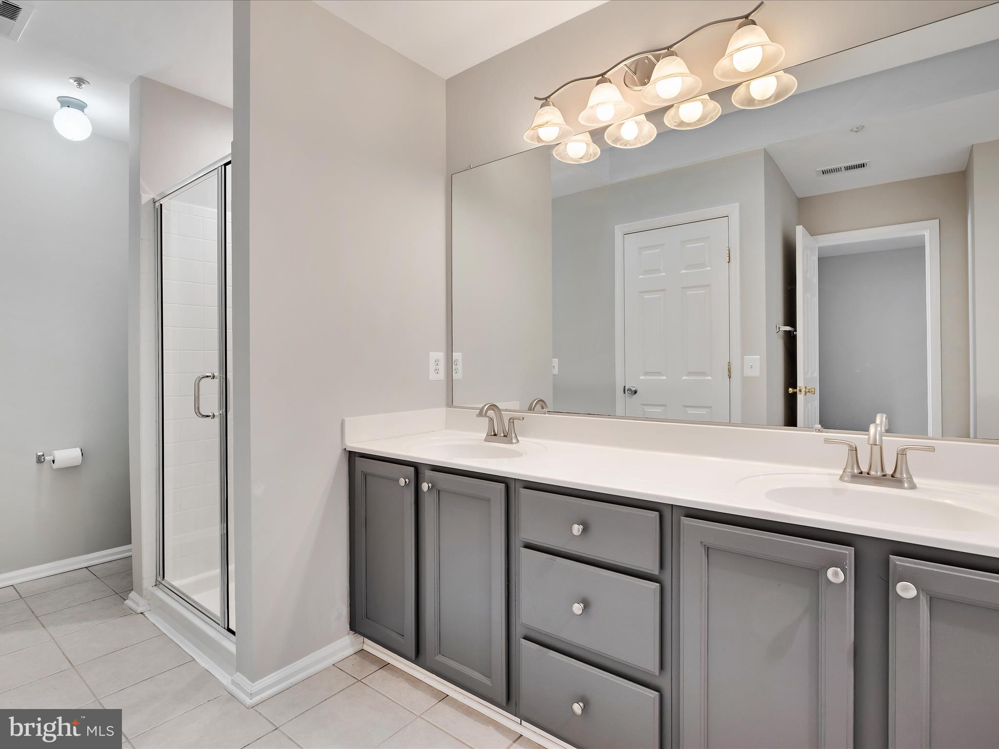 646 Howards Loop Annapolis, MD 21401 - Photo 22 of 32 Bathroom