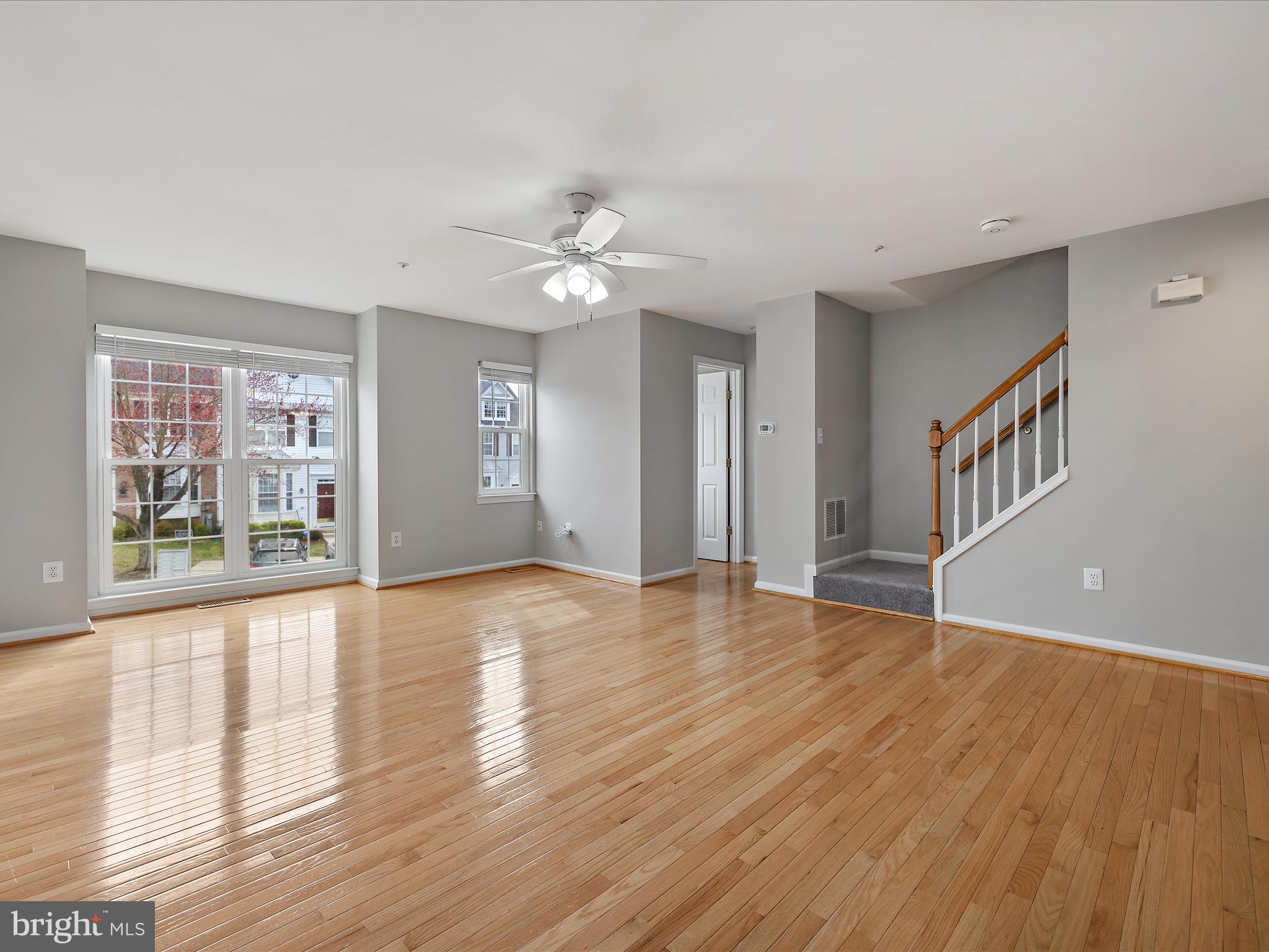 646 Howards Loop Annapolis, MD 21401 - Photo 5 of 32 Dining & Living Room